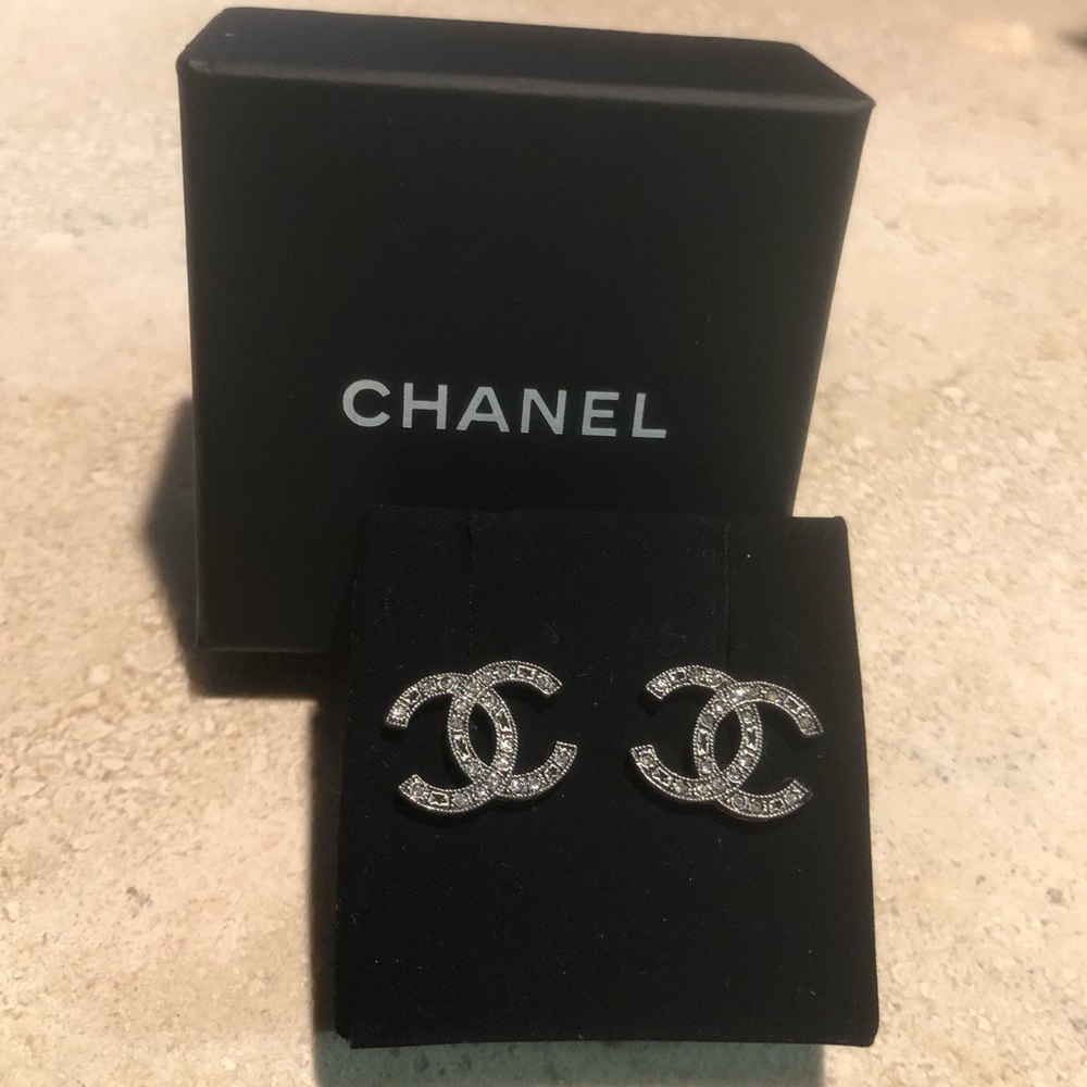 Authentic Chanel CC logo Stud logo earrings